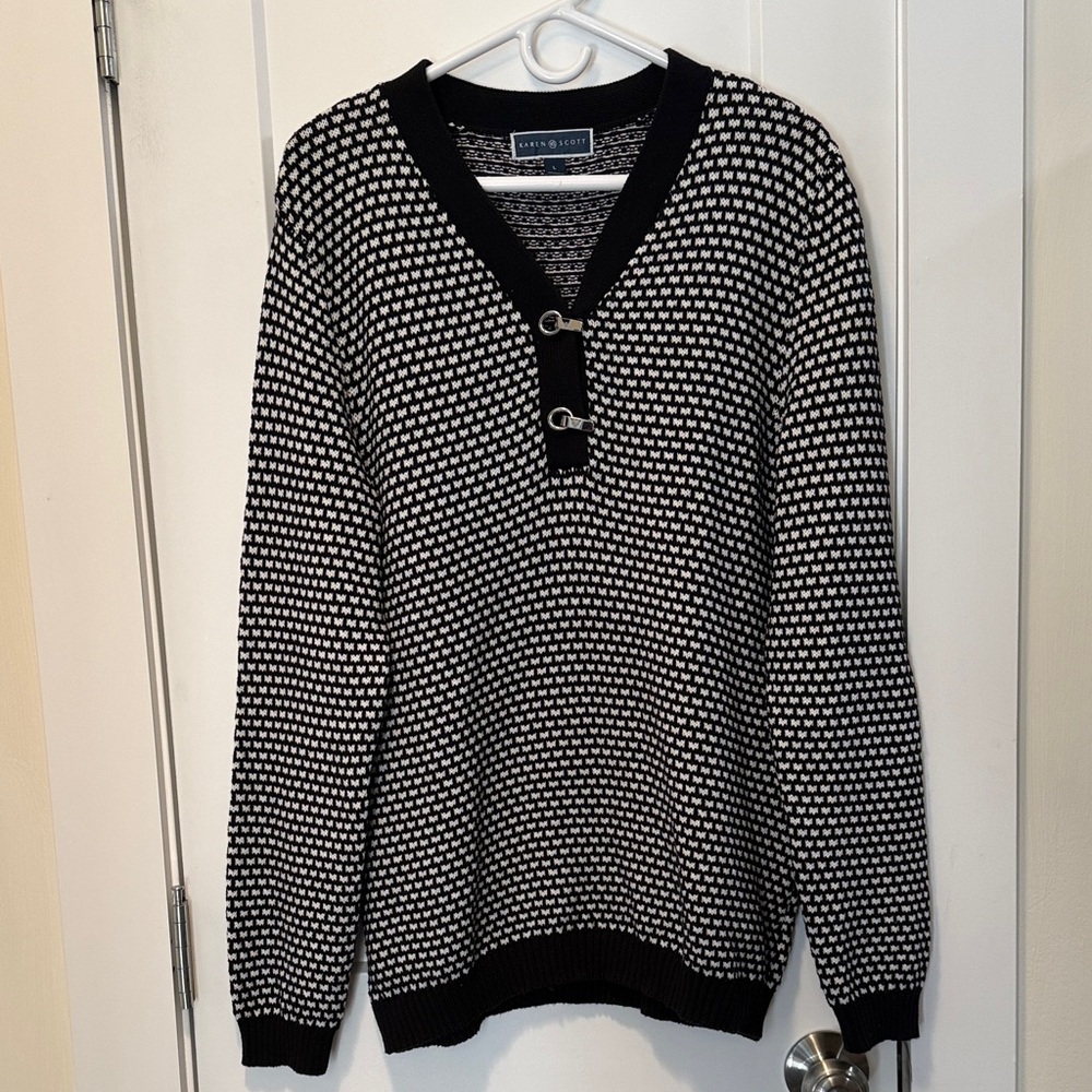 Karen Scott Women's Black and White V-Neck Buckle Sweater size L
